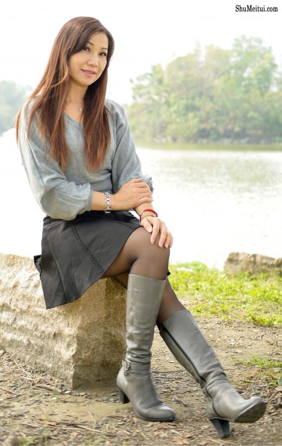 三位成熟姐姐再次出击——芝姐黑丝袜靴子[第2张/共26张]