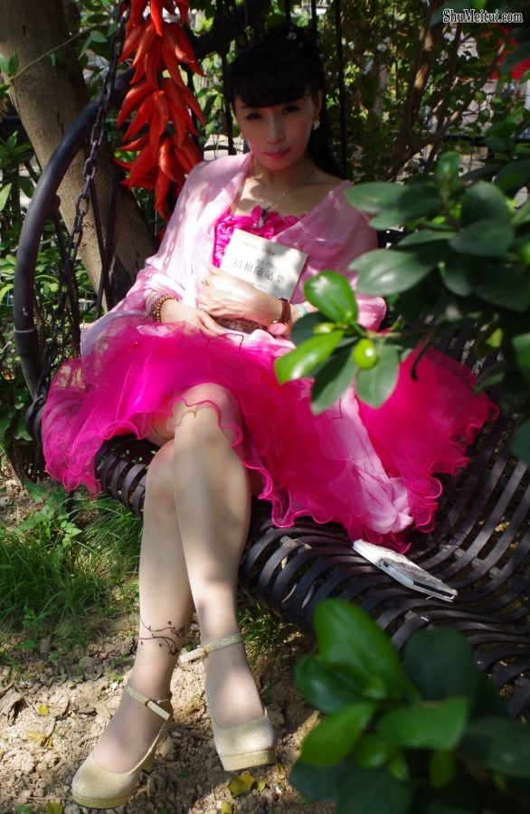 卡儿继续在家里秀肉丝袜[第1张/共6张]