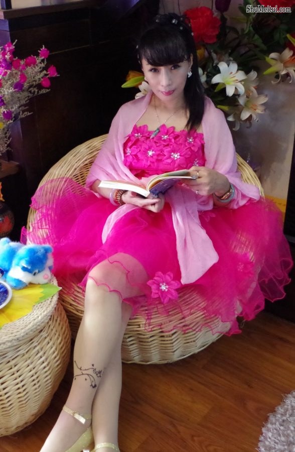 卡儿继续在家里秀肉丝袜[第5张/共6张]