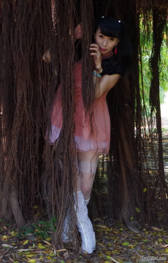 妹妹卡儿的白丝和姐姐薇儿的肉丝外出[第10张/共16张]