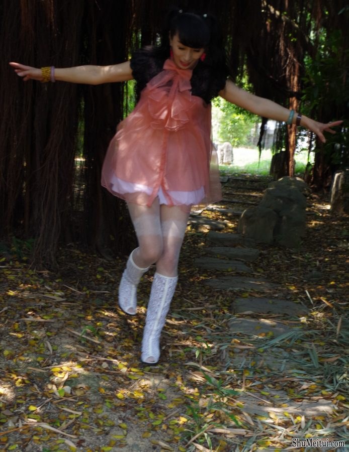 妹妹卡儿的白丝和姐姐薇儿的肉丝外出[第16张/共16张]