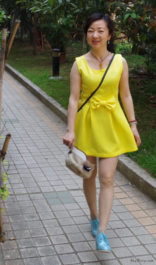 妹妹卡儿的白丝和姐姐薇儿的肉丝外出[第4张/共16张]