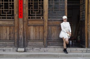 卡儿和薇儿姐妹俩外出不是肉丝就是黑丝