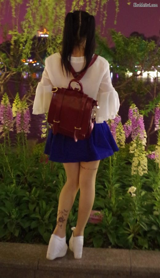 卡儿薇儿两姐妹外出肉丝真是无丝不欢[第23张/共25张]