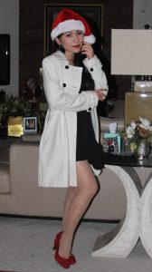 富婆罗斯圣诞节在家中穿上了肉丝秀美腿