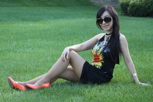 富婆罗斯豪宅名车灰丝袜高跟