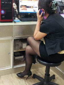 拍一家店铺的老板娘倩嫂的丝袜高跟腿1