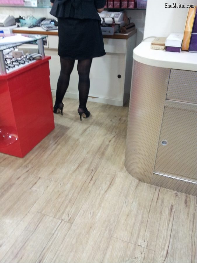 拍一家店铺的老板娘倩嫂的丝袜高跟腿2[第5张/共42张]