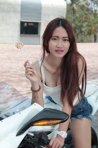 肉丝袜机车女孩——MV AGUSTA F3