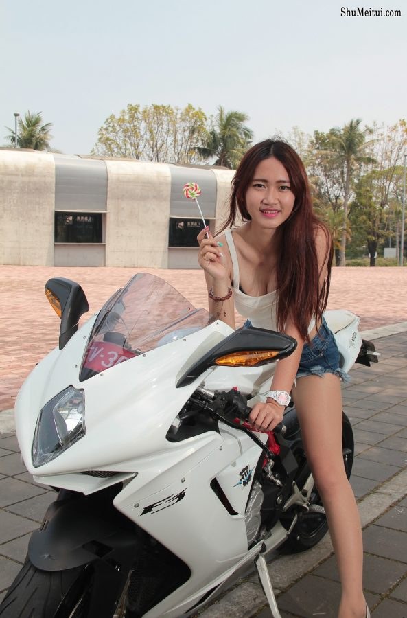 肉丝袜机车女孩——MV AGUSTA F3[第15张/共29张]