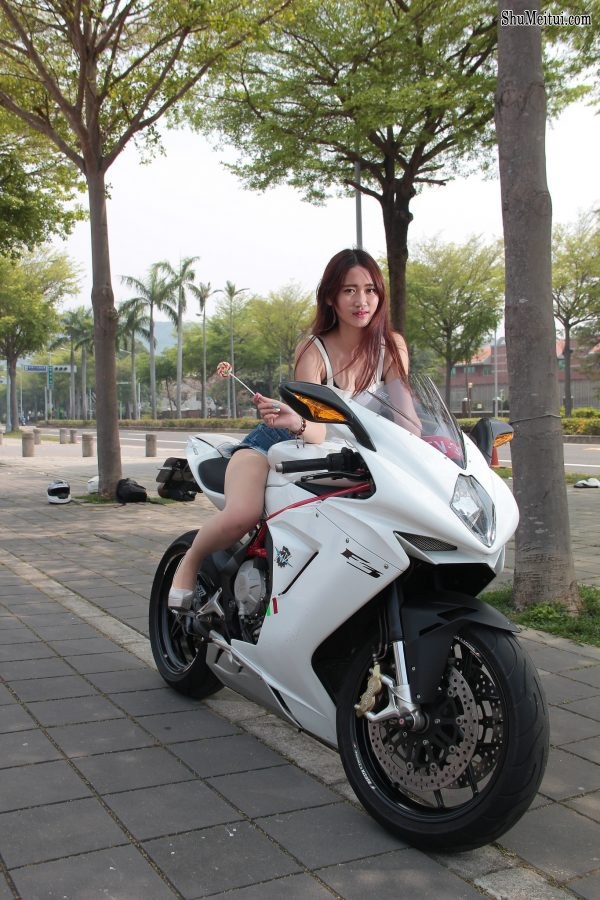 肉丝袜机车女孩——MV AGUSTA F3[第23张/共29张]
