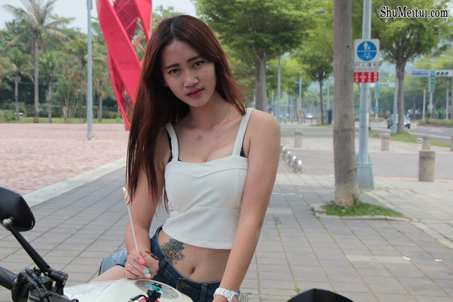 肉丝袜机车女孩——MV AGUSTA brutale 910 r[第14张/共17张]