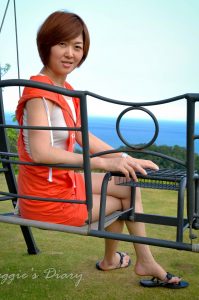 王美晨大姐旅行时毫不吝啬秀腿