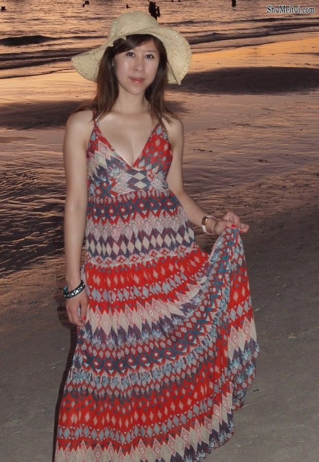 尹嫂海边度假之长裙玉乳[第2张/共16张]