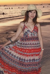 尹嫂海边度假之长裙玉乳