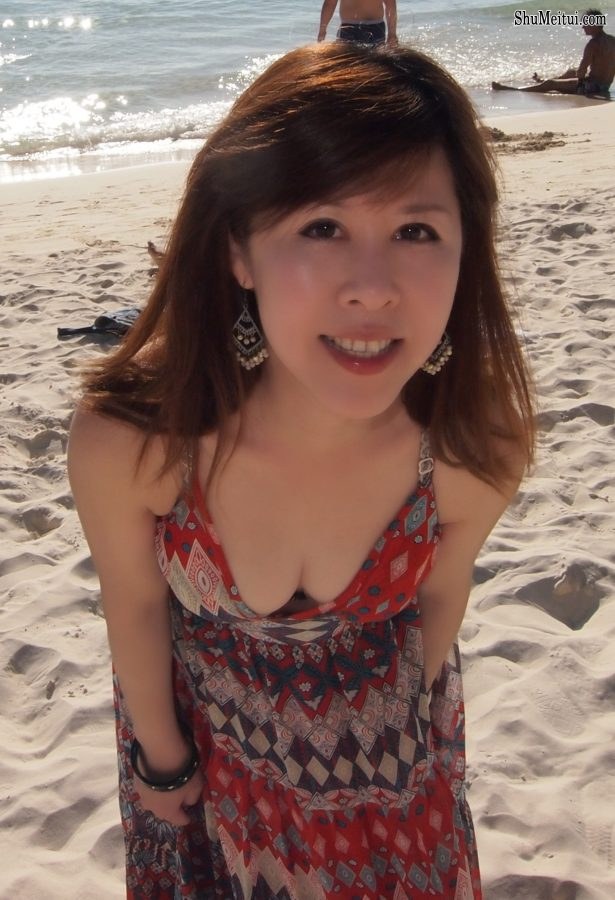 尹嫂海边度假之长裙玉乳[第9张/共16张]