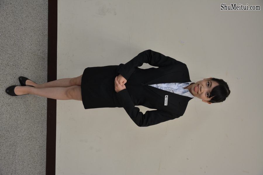 一群穿制服女孩儿们的肉丝高跟培训礼仪1[第11张/共35张]