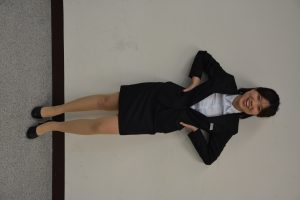 一群穿制服女孩儿们的肉丝高跟培训礼仪1