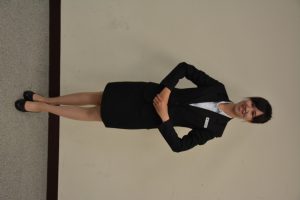 一群穿制服女孩儿们的肉丝高跟培训礼仪1