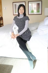 Elin姐居家摄影裤袜不穿鞋