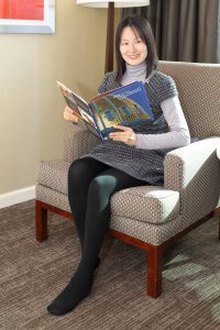 Elin姐居家摄影裤袜不穿鞋