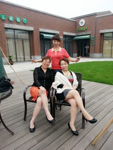 熟妇红土地和姐妹秀腿看质感是穿了肉丝