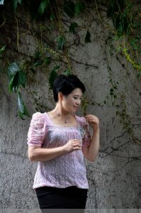 花开时阿姨粉色系服装