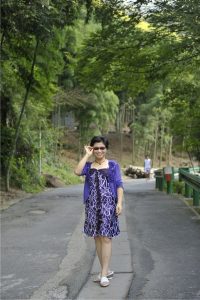 花开时阿姨喜欢亲近大自然