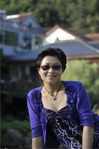 花开时阿姨喜欢亲近大自然