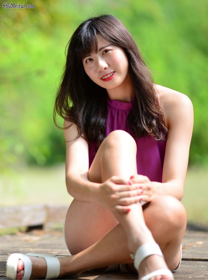 在公园拍摄mi姐匀称修长的大腿[第16张/共33张]