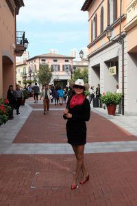 老姐温暖的雪在外秀灰丝袜美腿