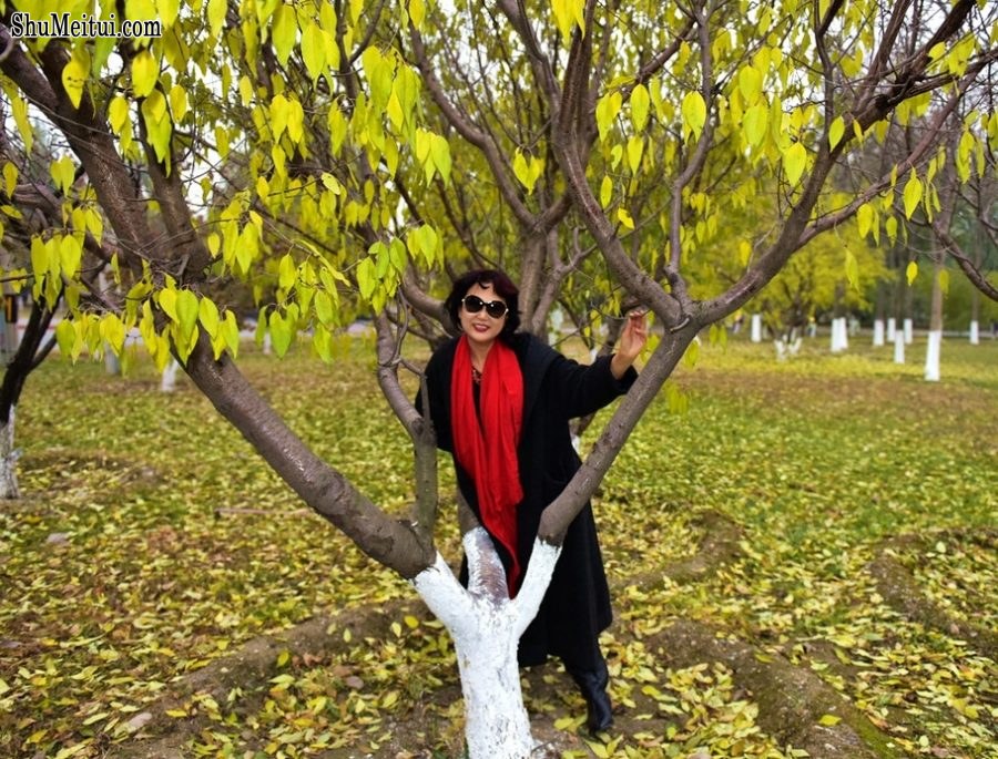 温暖阿姨黑丝袜靴子外拍2[第21张/共34张]