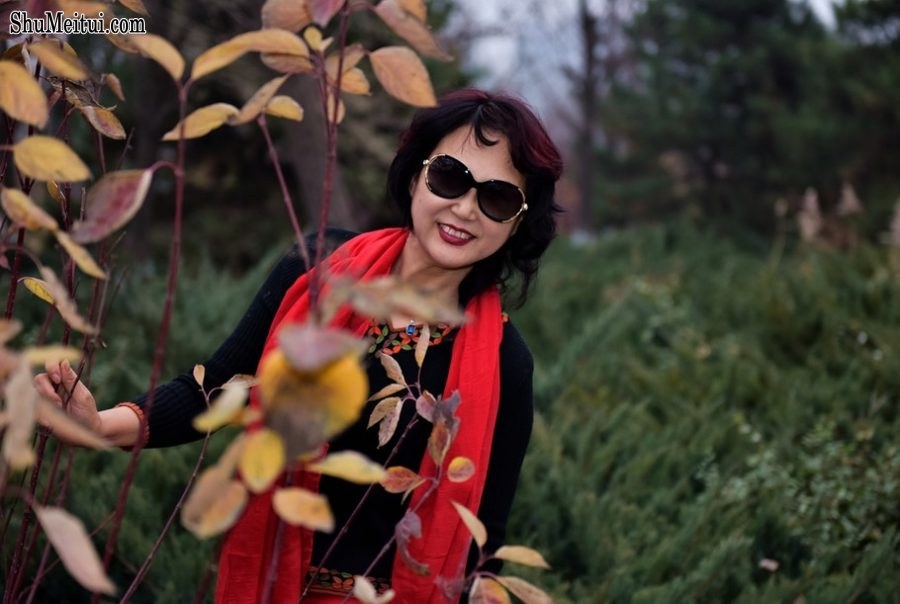 温暖阿姨黑丝袜靴子外拍2[第26张/共34张]