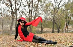 温暖阿姨黑丝袜靴子外拍2