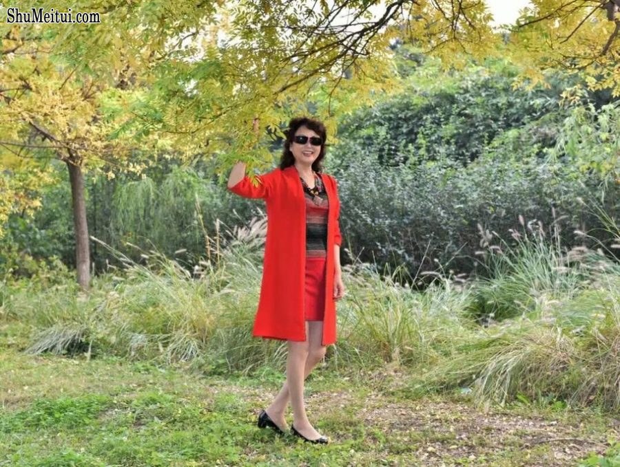 温暖阿姨和姐妹们在野外秀腿[第12张/共64张]