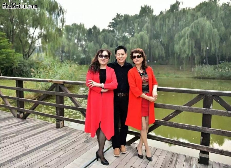 温暖阿姨和姐妹们在野外秀腿[第50张/共64张]