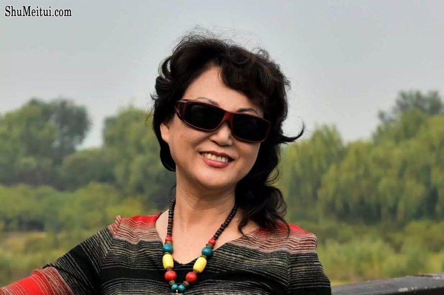 温暖阿姨和姐妹们在野外秀腿[第61张/共64张]