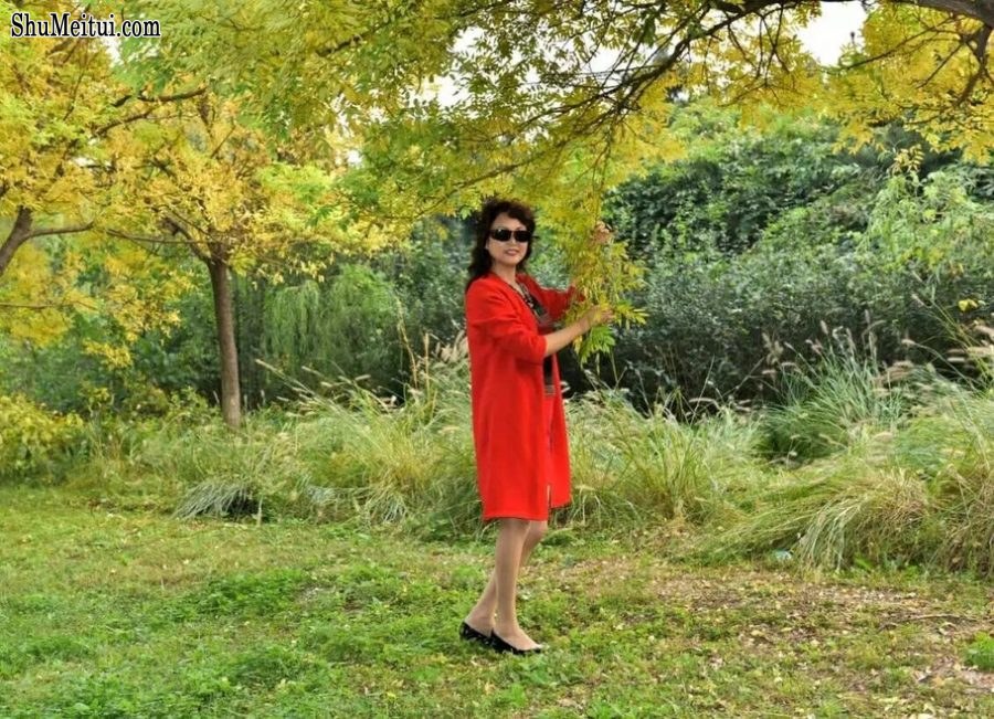 温暖阿姨和姐妹们在野外秀腿[第8张/共64张]