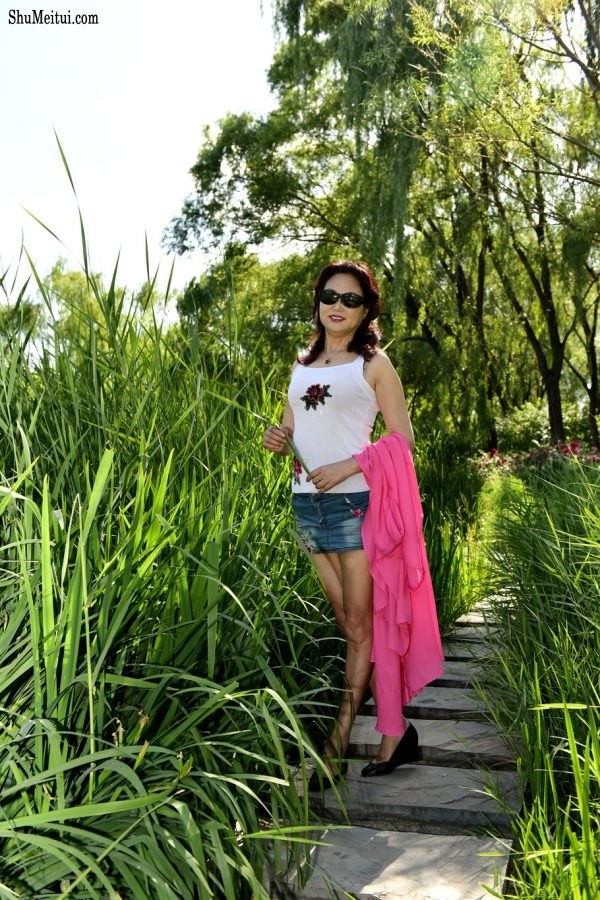 温暖的雪牛仔短裤美腿高跟[第2张/共11张]