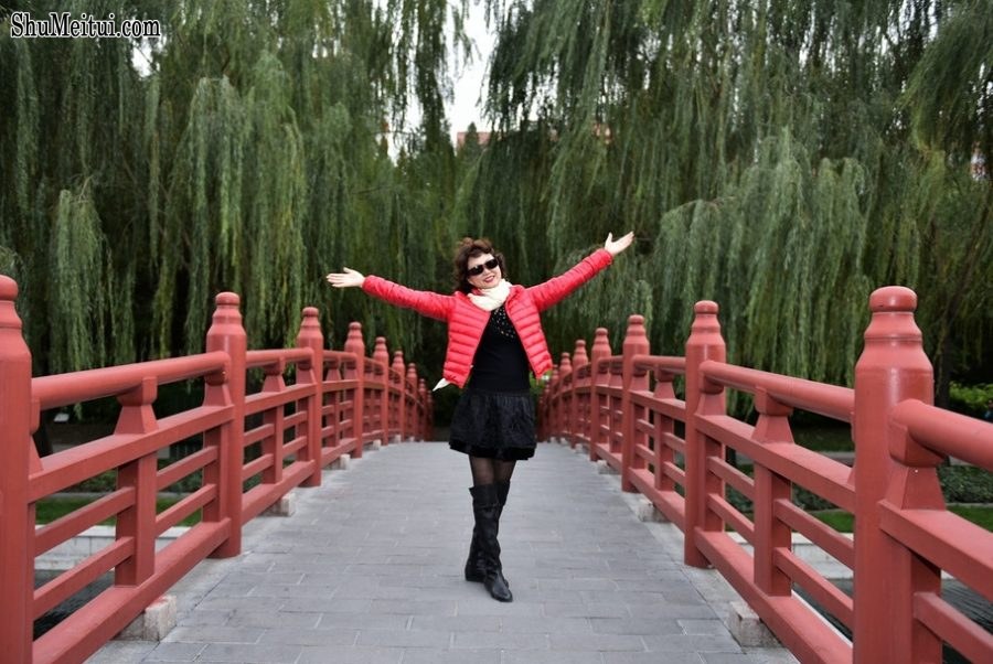 温暖阿姨黑丝袜靴子外拍[第10张/共40张]