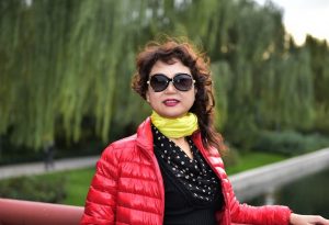 温暖阿姨黑丝袜靴子外拍