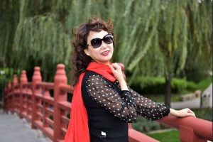 温暖阿姨黑丝袜靴子外拍