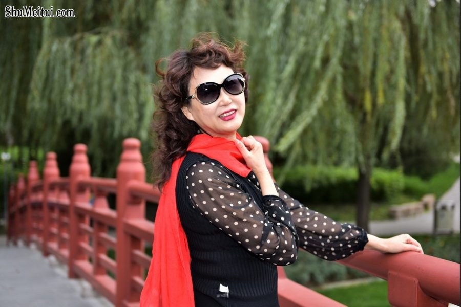 温暖阿姨黑丝袜靴子外拍[第21张/共40张]