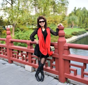 温暖阿姨黑丝袜靴子外拍