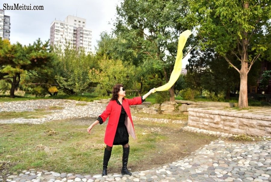 温暖阿姨黑丝袜靴子外拍[第32张/共40张]