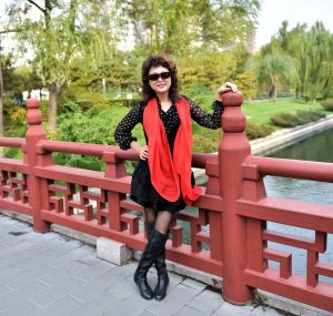 温暖阿姨黑丝袜靴子外拍