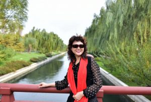 温暖阿姨黑丝袜靴子外拍