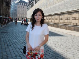 美丽的知风姐欧洲街头花裤子