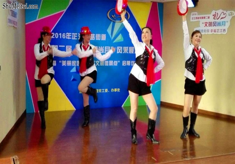 钟姐和她的好姐妹们穿肉丝靴子表演节目[第22张/共36张]