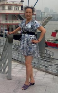 熟女钟姐上海滩游览